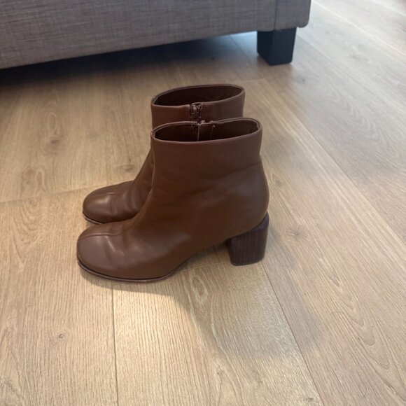 Vince Women's Maggie Ankle Boot - Picture 5 of 6